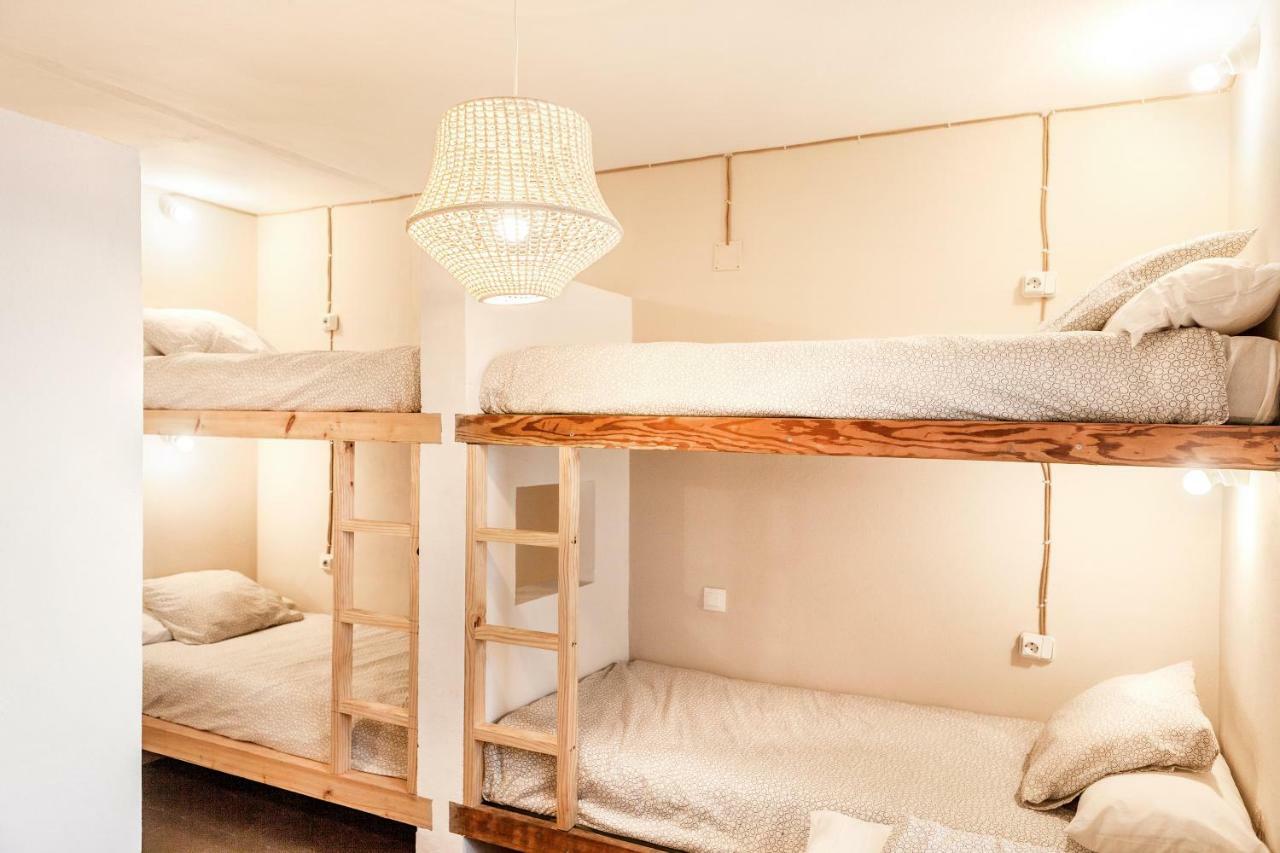 Einzelbett im gemischten Schlafsaal